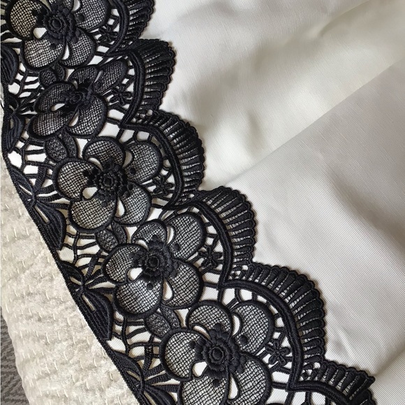 Lace trimmed knee length skirt - Picture 2 of 3